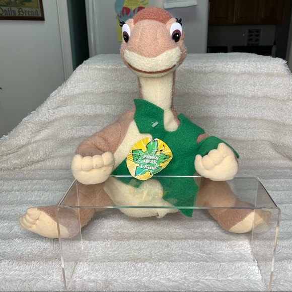 Vintage Land Before Time LittleFoot Plush Leaf